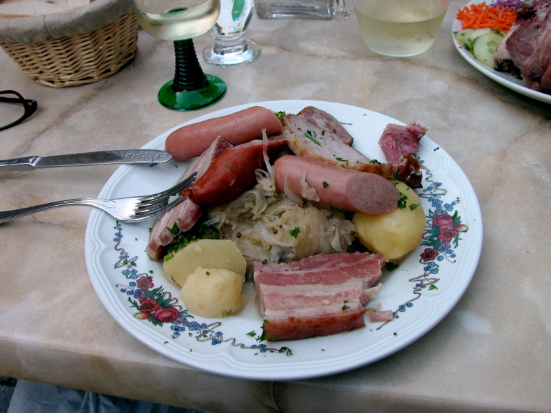Choucroute_alsacienne